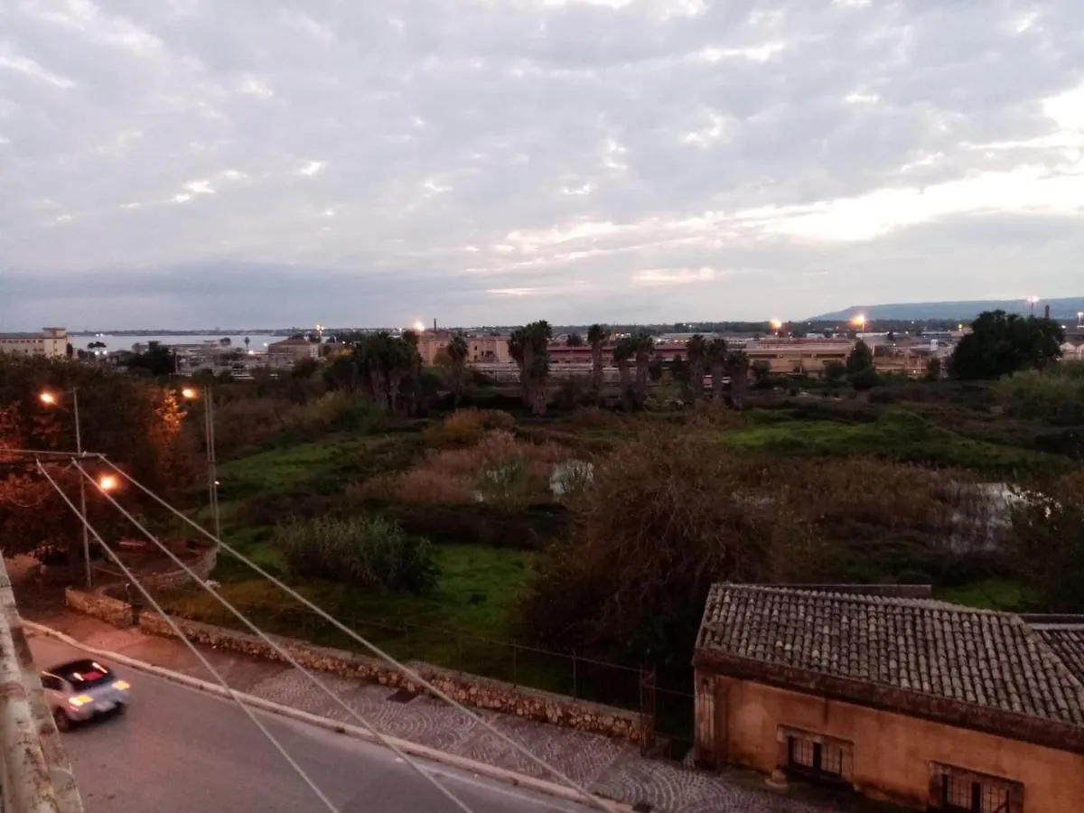 Lo Scorcio Della Neapolis Accogliente Appartamento Pressi Parco Neapolis Syracuse Apartment